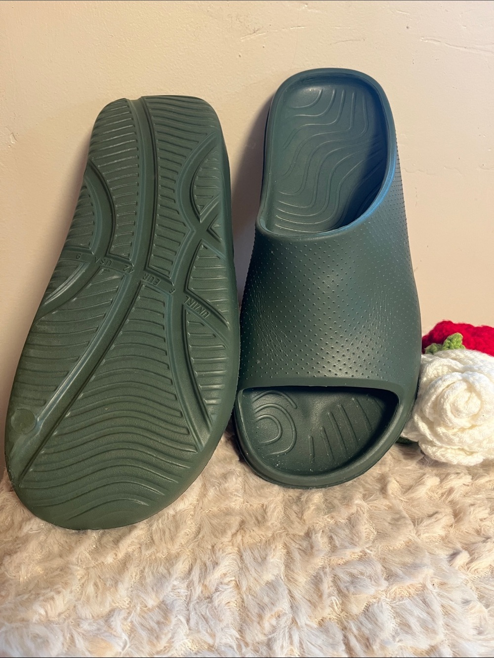 nwt Shower Slides